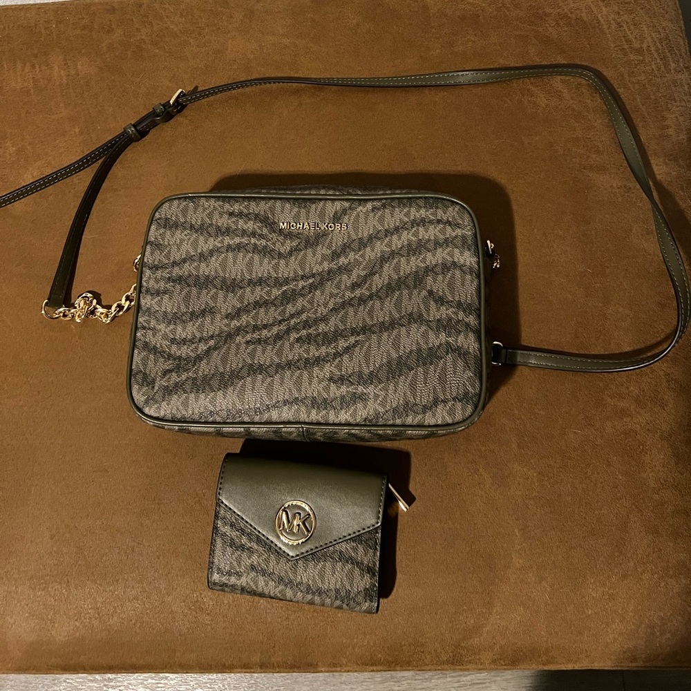 Michael Kors Jet Set in Olive Animal Print